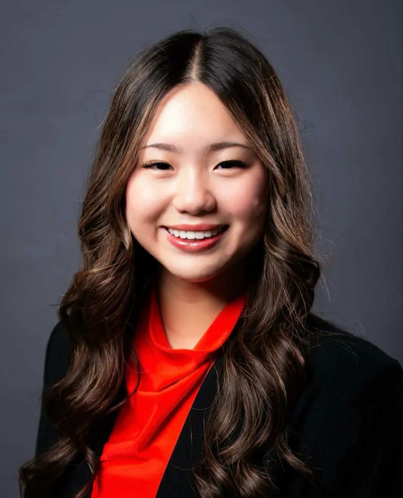 Kaitlyn Hou headsshot